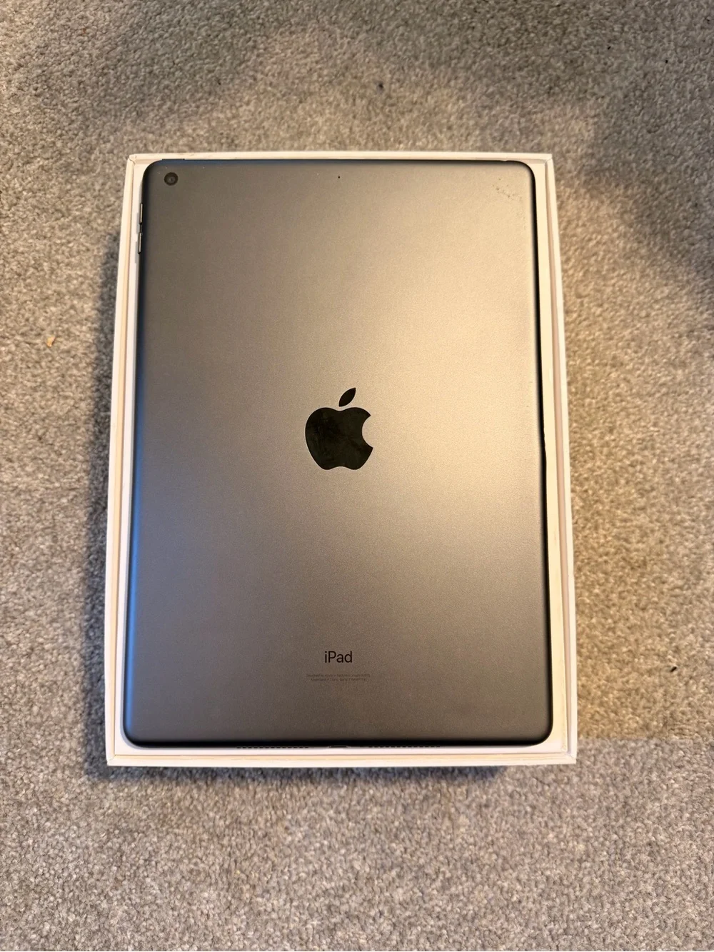 Apple iPad Tablet - Black Front, Silver Edge